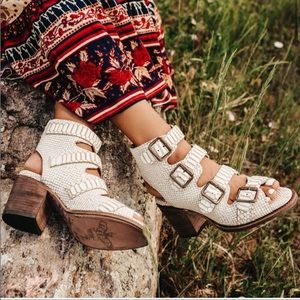 FREEBIRD BY STEVEN QUAIL CROC BLOCK HEEL BUCKLE STRAPS OPEN TOE SANDAL SHOES 6